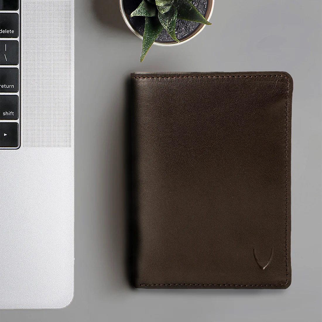 13 Brown Leather Bi-Fold Wallet - Image 2