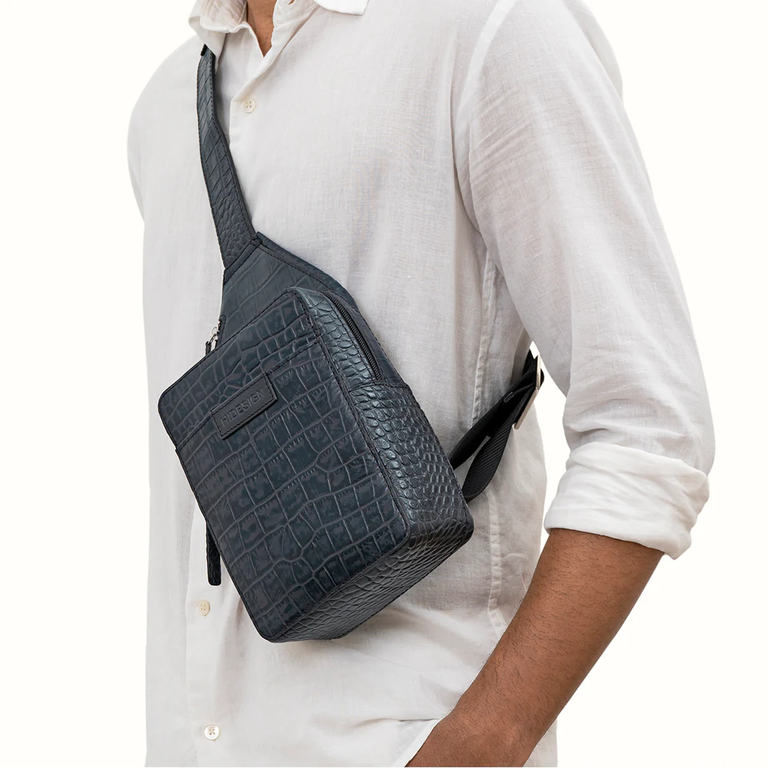 Heathrow-01 Blue Leather Crossbody - Image 6